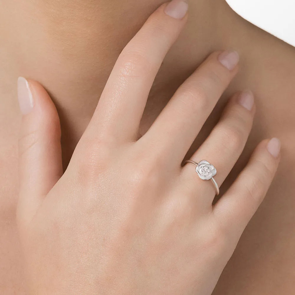 ANEL SKINNY COM ROSA DE PRATA MACIÇA 925 8103651200