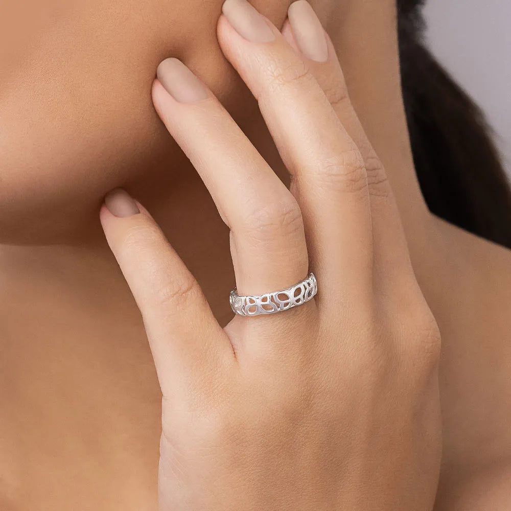 ANEL COM BORBOLETAS VAZADAS DE PRATA MACIÇA 925 8103681400